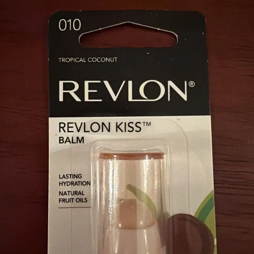Revlon Lip Balm 010 Tropical Coconut Kiss Balm.Natural Fruit Oils. SPF 20.  NEW!